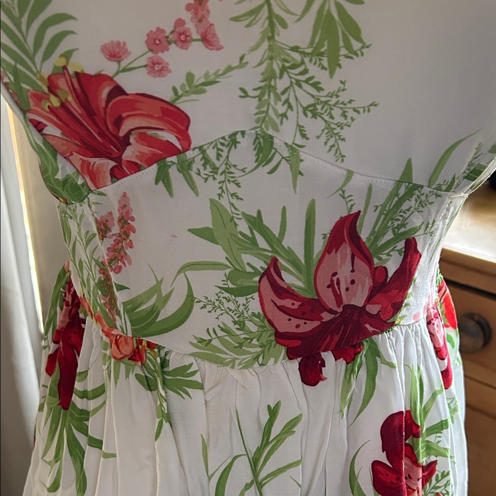 Floral Mini Dress - White and Red - Picture 3 of 8